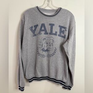 Vintage 90’s Yale University Sweatshirt Medium Gray